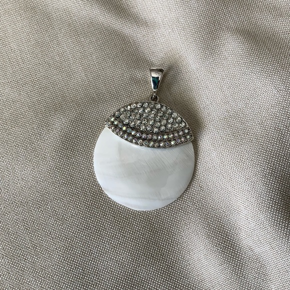 Woman’s Statement Abalone/Rhinestone Pendant - Picture 4 of 9